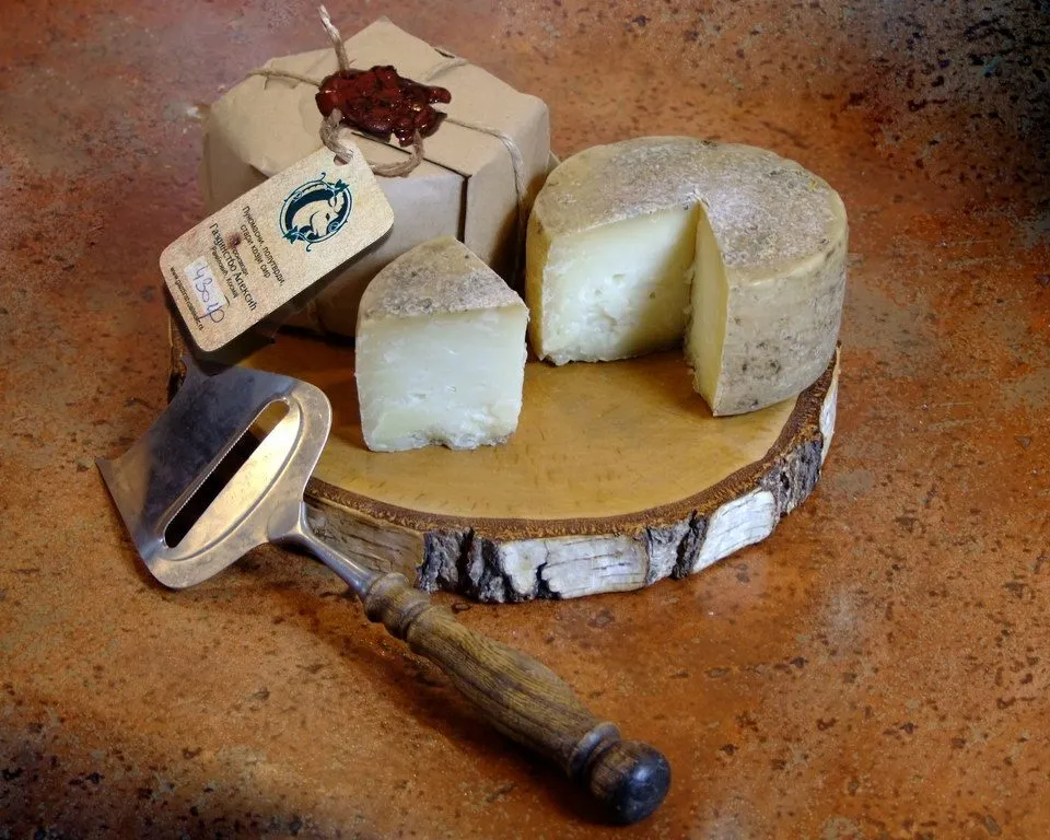 Queso de cabra curado de Sierra de Gata